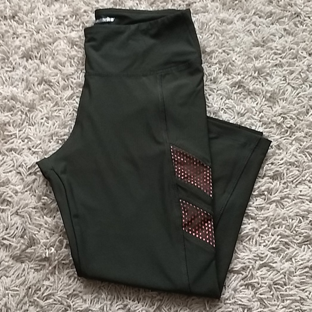 Marika Crop Leggings